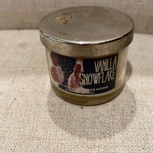 1.3oz Mini vanilla snowflake Bath&BodyWorks candle
